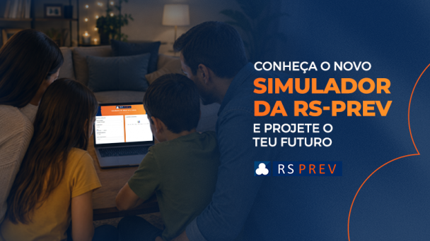 imagem de uma familia olhando o simulador do plano da rsprev